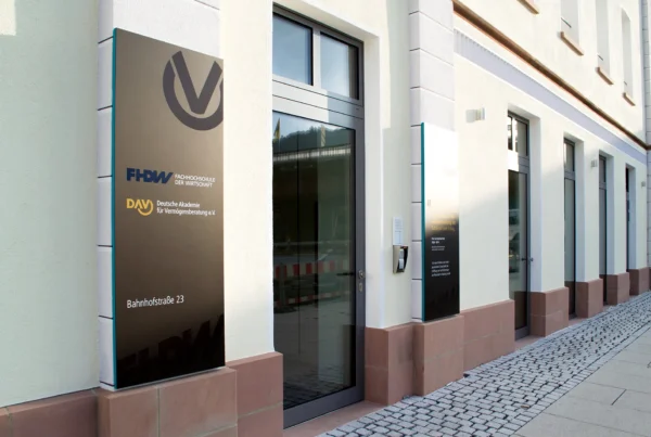 Eingang des FHDW-Campus