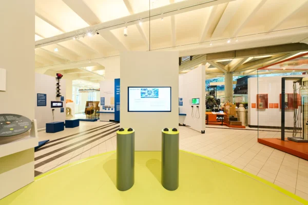 Quizsstation mit zwei Buzzern